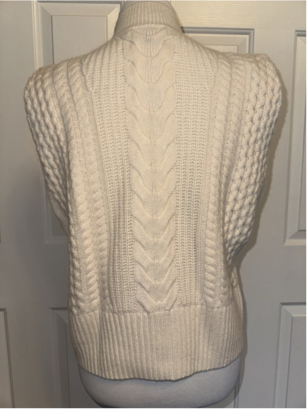 Banana Republic Cashmere Cable Knit Sweater Vest Cream Mock Neck XS Coastal Luxe - Picture 2 of 10